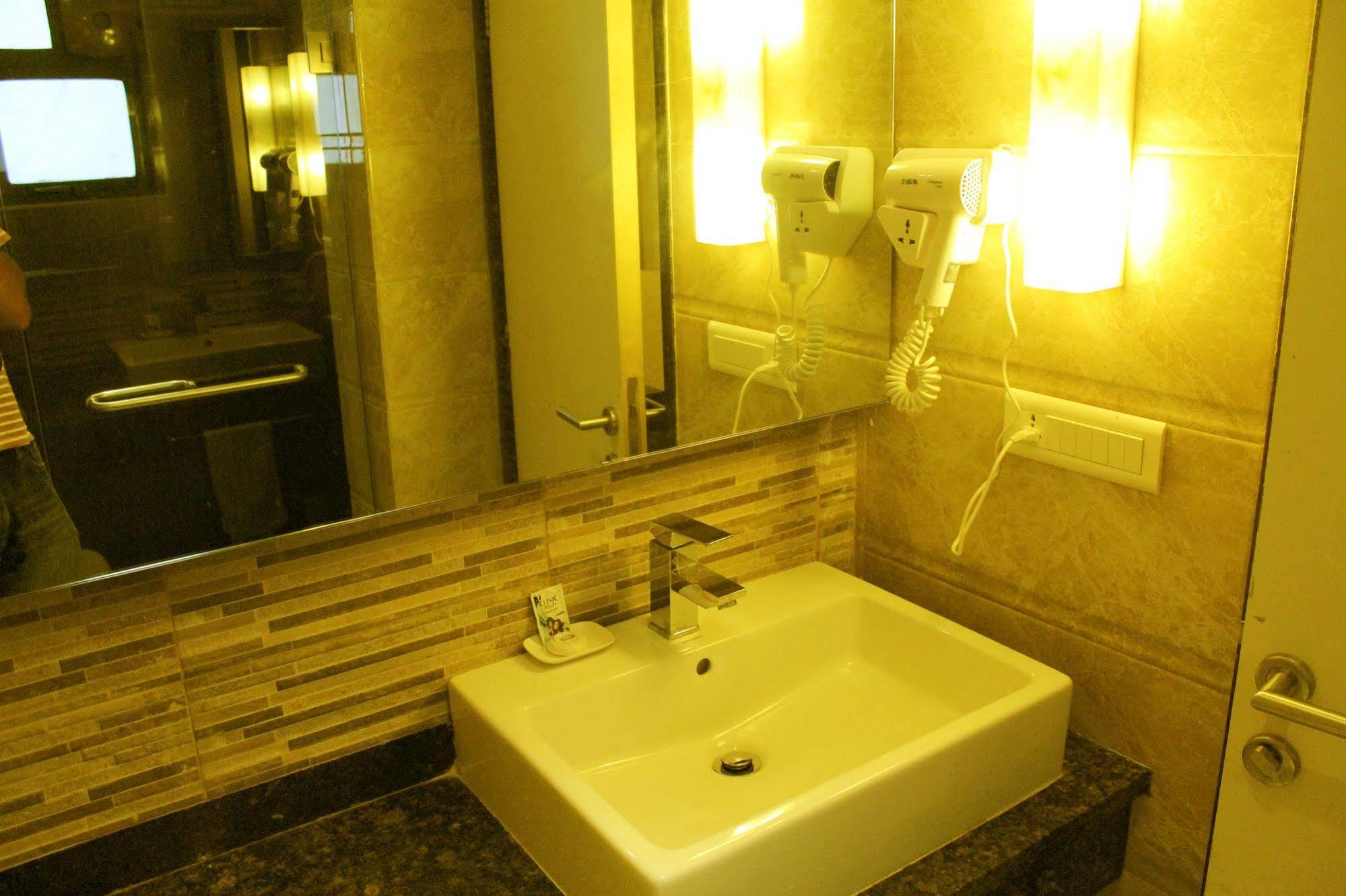 Hotel Galaxy Bombay Eksteriør billede