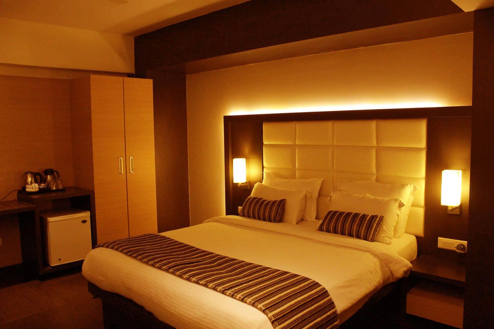 Hotel Galaxy Bombay Eksteriør billede