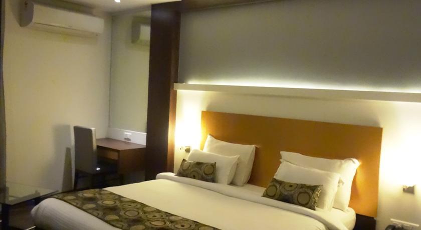 Hotel Galaxy Bombay Værelse billede